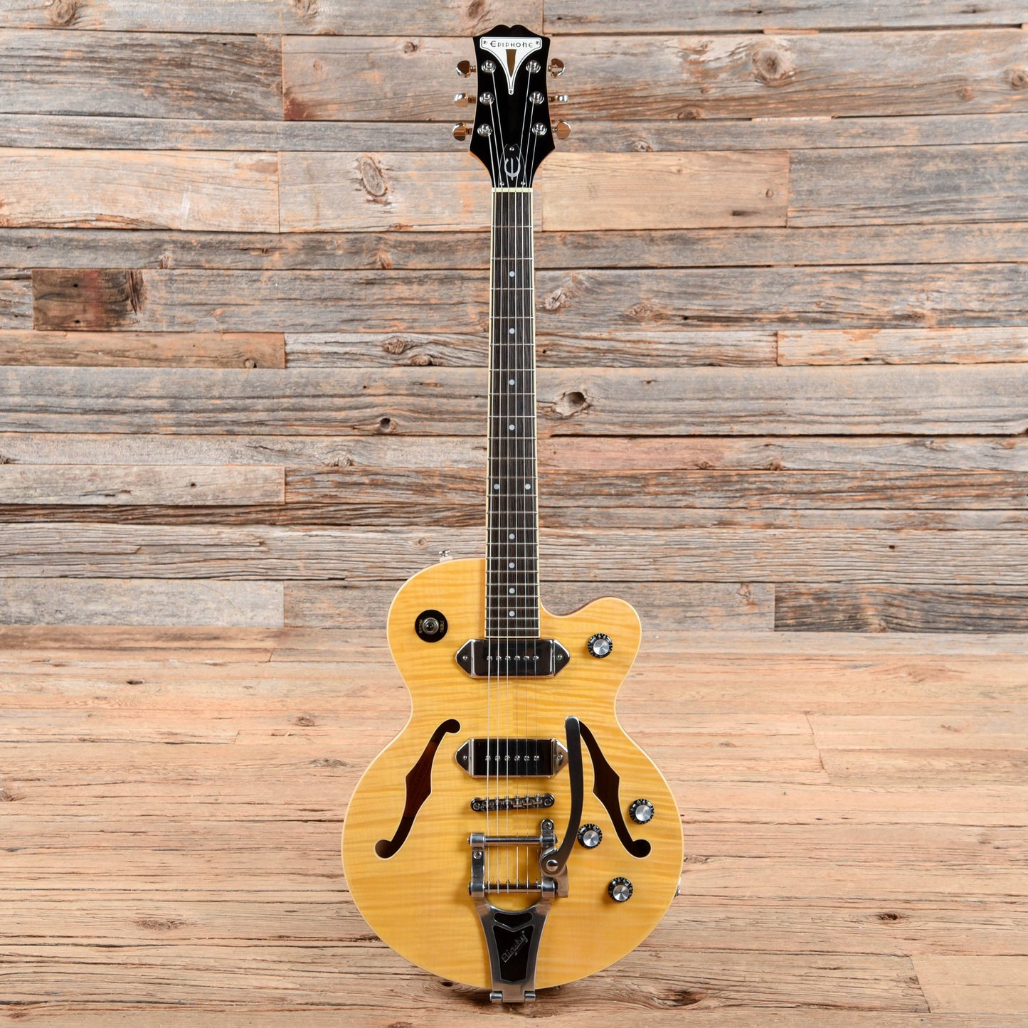 Epiphone WildKat Natural 2016 Electric Guitars / Semi-Hollow