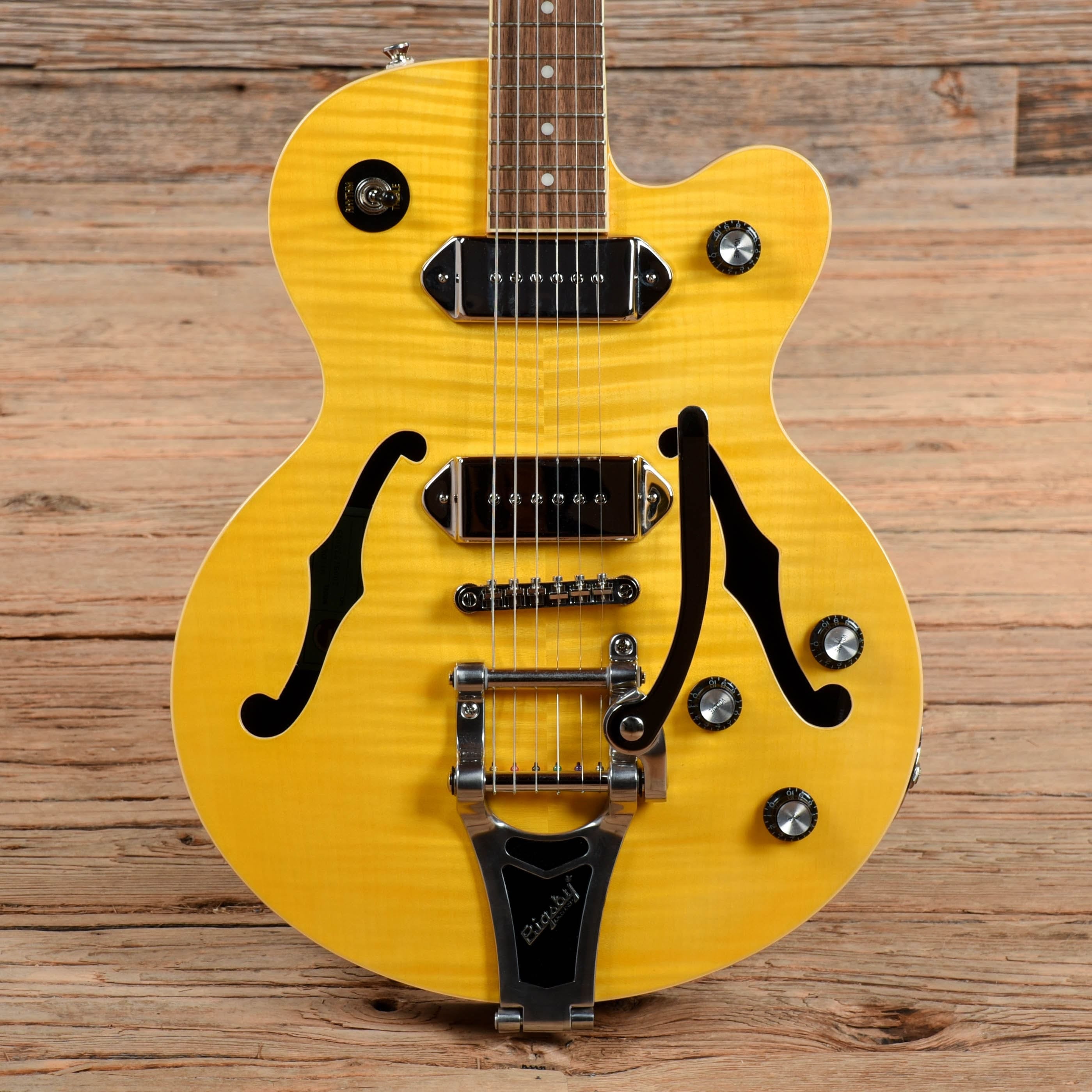 Epiphone Wildkat Natural Electric Guitars / Semi-Hollow