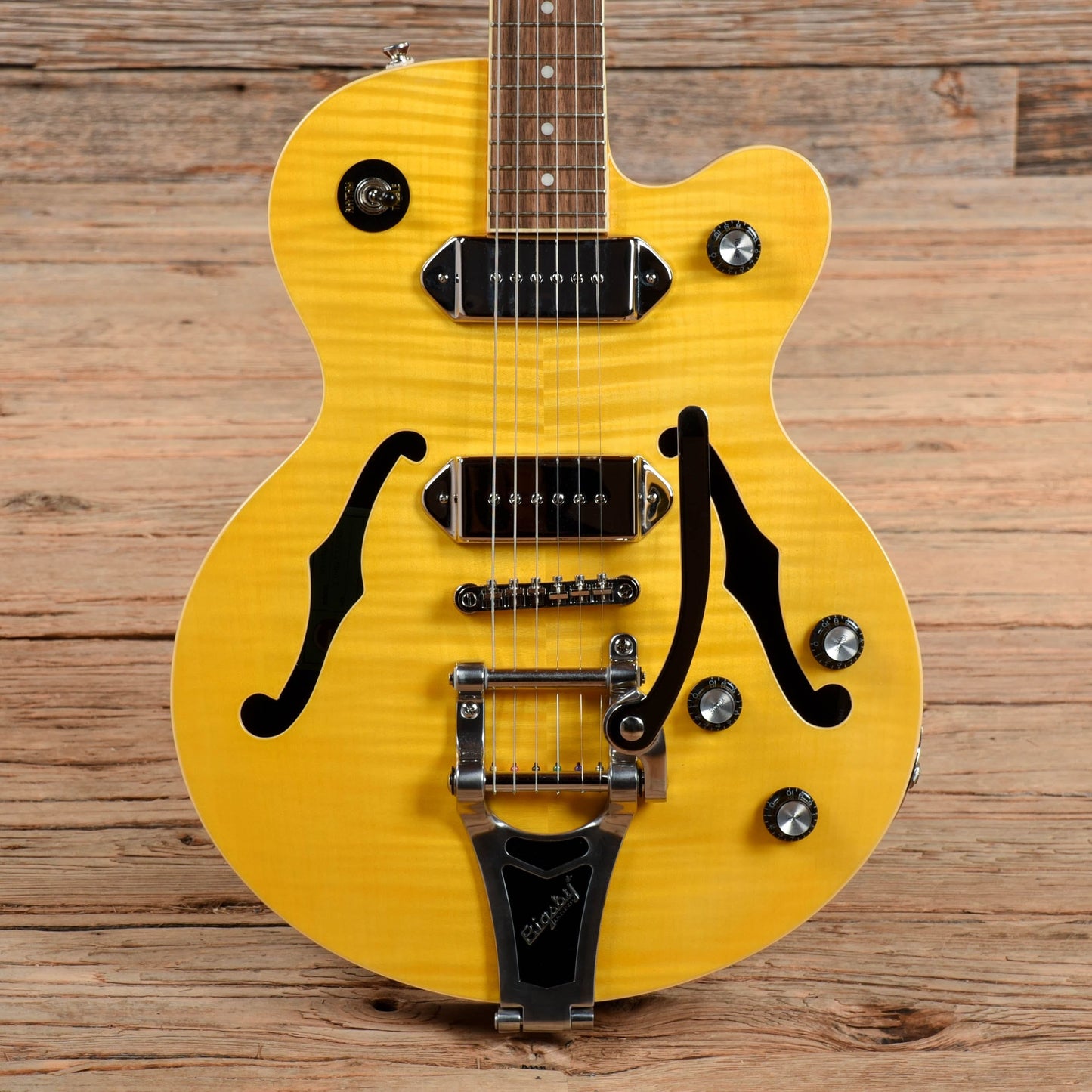 Epiphone Wildkat Natural Electric Guitars / Semi-Hollow