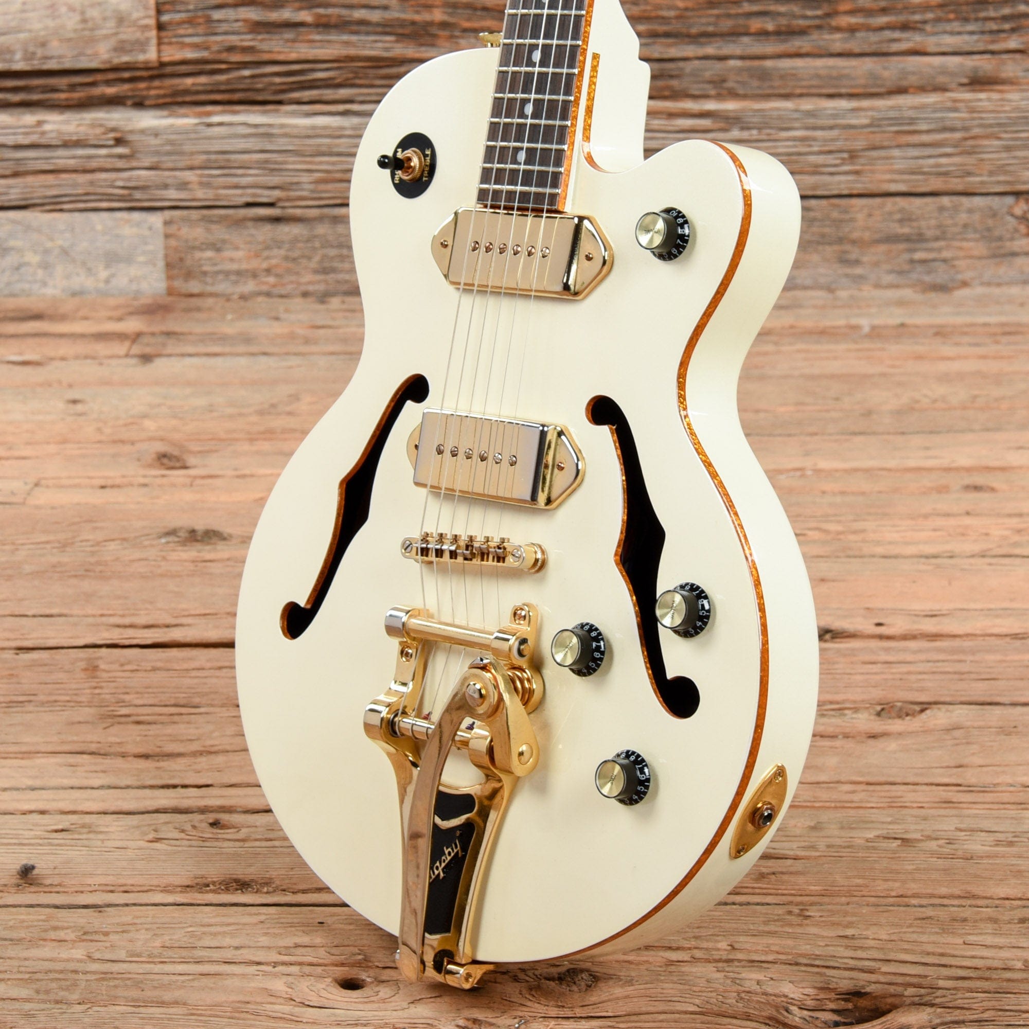 Epiphone Wildkat White 2013 Electric Guitars / Semi-Hollow