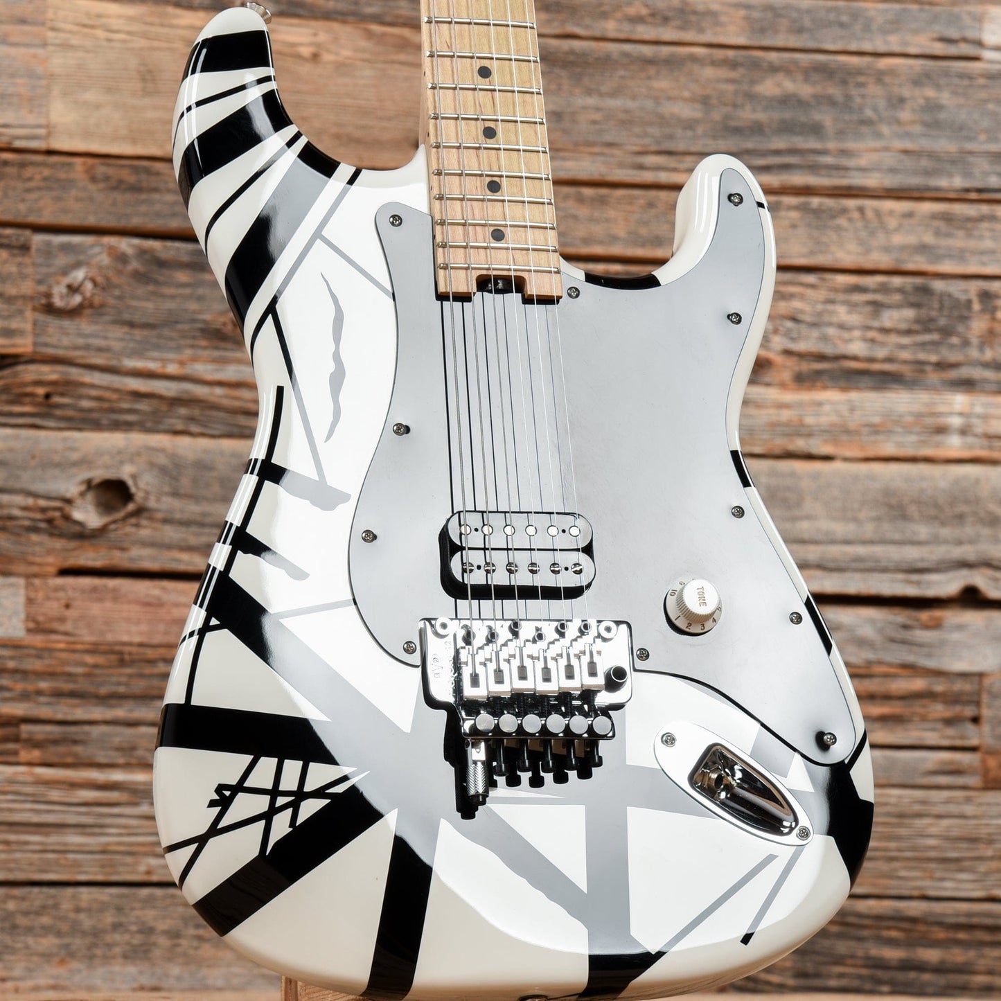 EVH Striped Series Black/White 2014 Electric Guitars / Solid Body