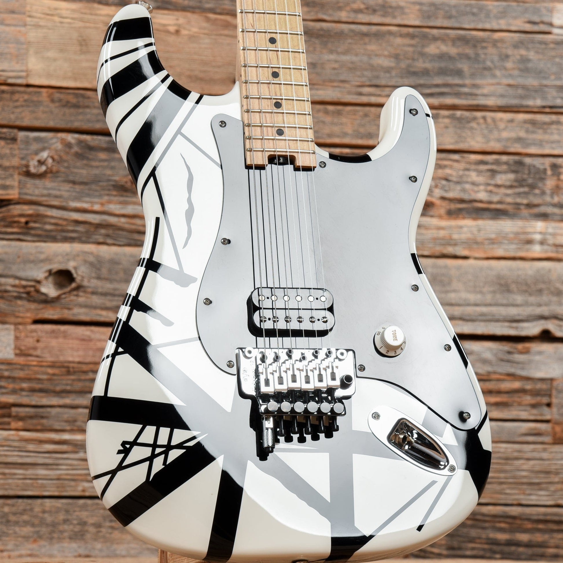EVH Striped Series Black/White 2014 Electric Guitars / Solid Body