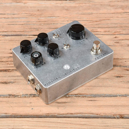Fairfield Circuitry Meet Maude Analogue Delay Effects and Pedals / Delay