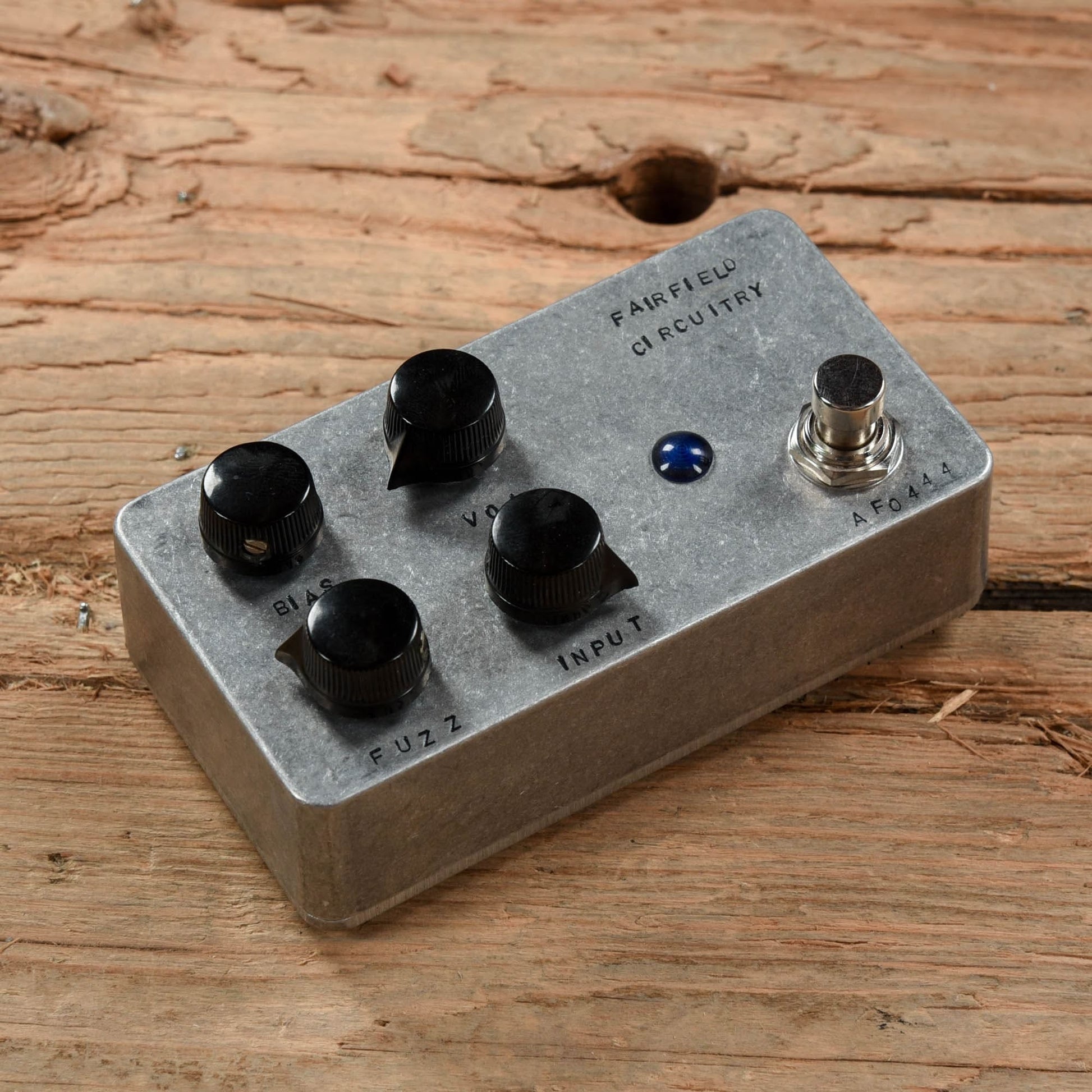 Fairfield Circuitry ~900 About Nine Hundred Fuzz Effects and Pedals / Fuzz