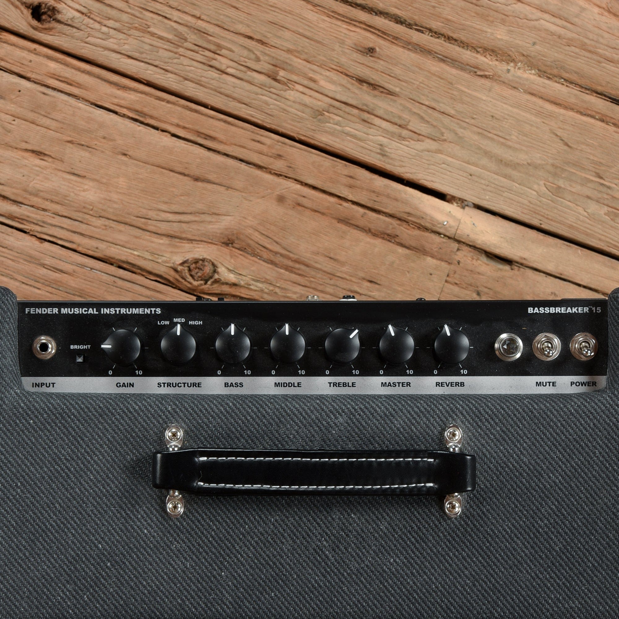Fender Bassbreaker 15 Combo Amps / Bass Cabinets