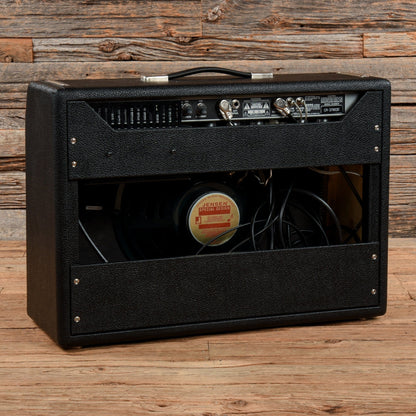 Fender '64 Custom Deluxe Reverb-Amp 2-Channel 20-Watt Guitar Combo Amps / Guitar Cabinets