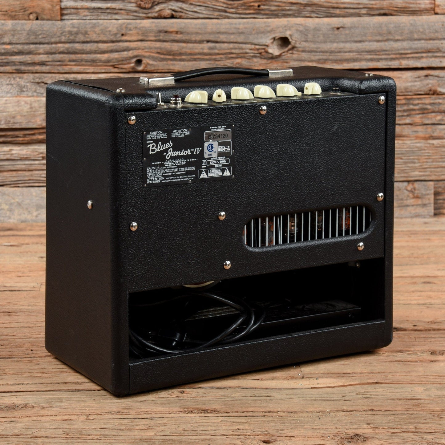 Fender Blues Junior IV 15-Watt 1x12" Guitar Combo Amps / Guitar Cabinets