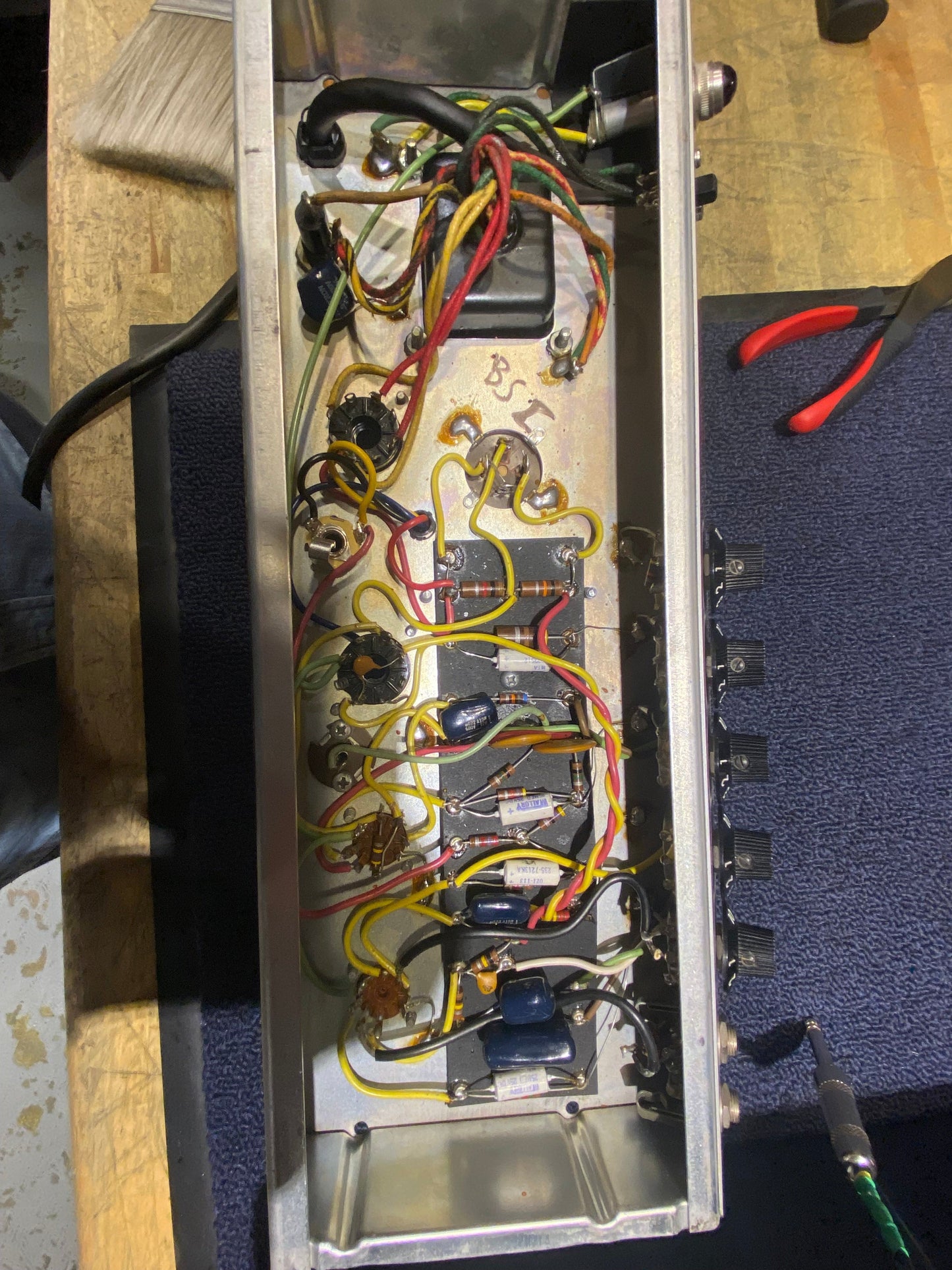 Fender Bronco  1973 Amps / Guitar Cabinets