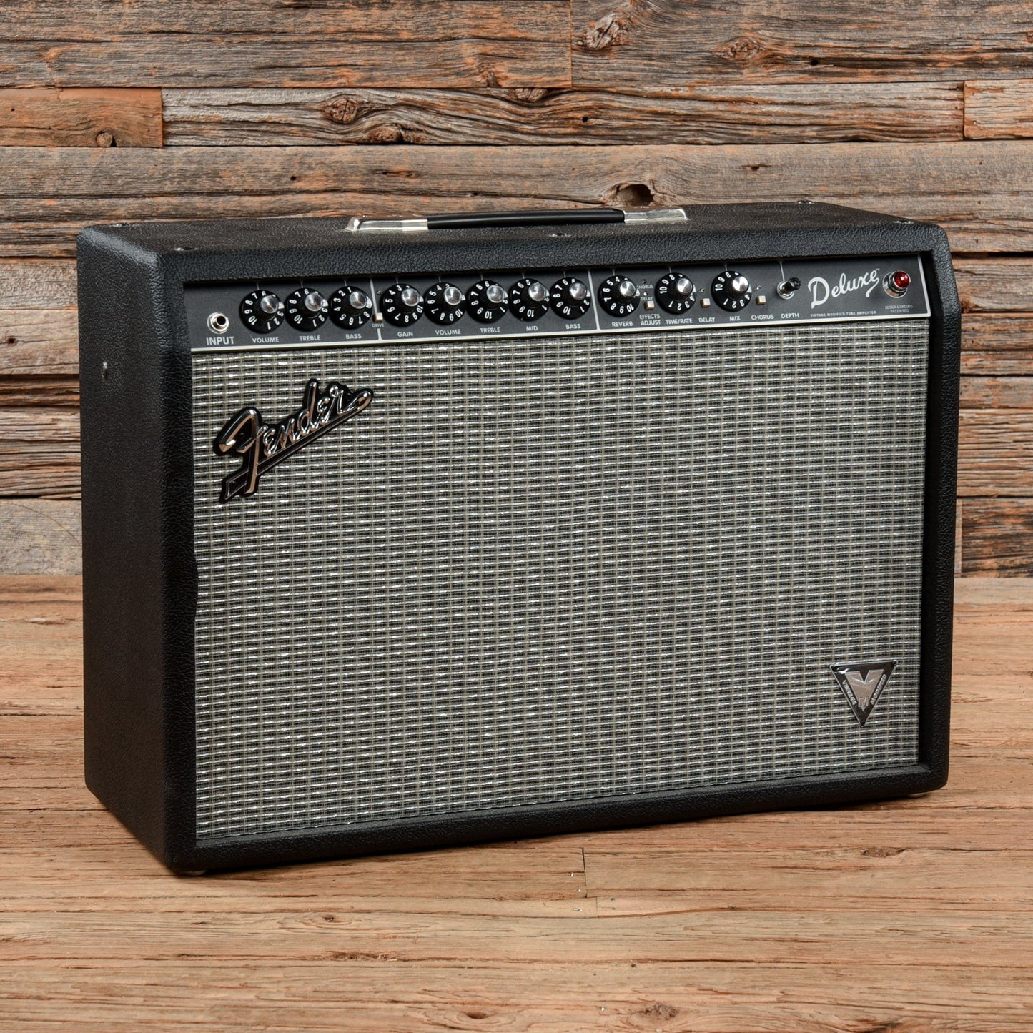 Fender Deluxe VM Vintage Modified 2-CHannel 40-Watt 1x12 Guitar Combo Amps / Guitar Cabinets