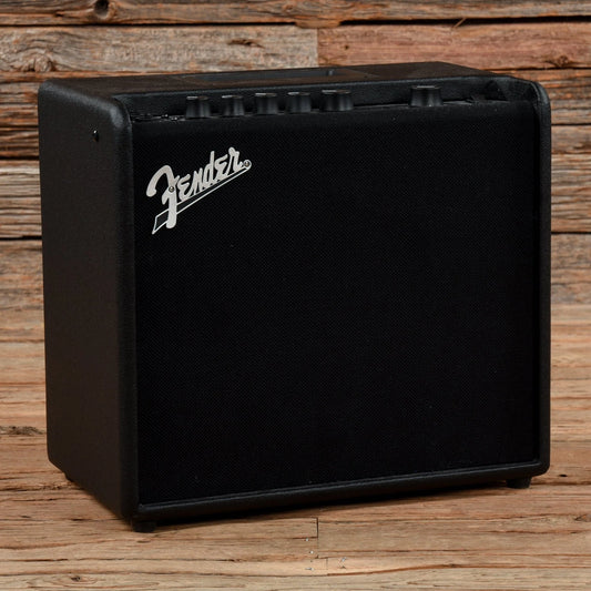 Fender Mustang LT25 25-Watt 1x8" Digital Modeling Guitar Combo Amps / Guitar Cabinets