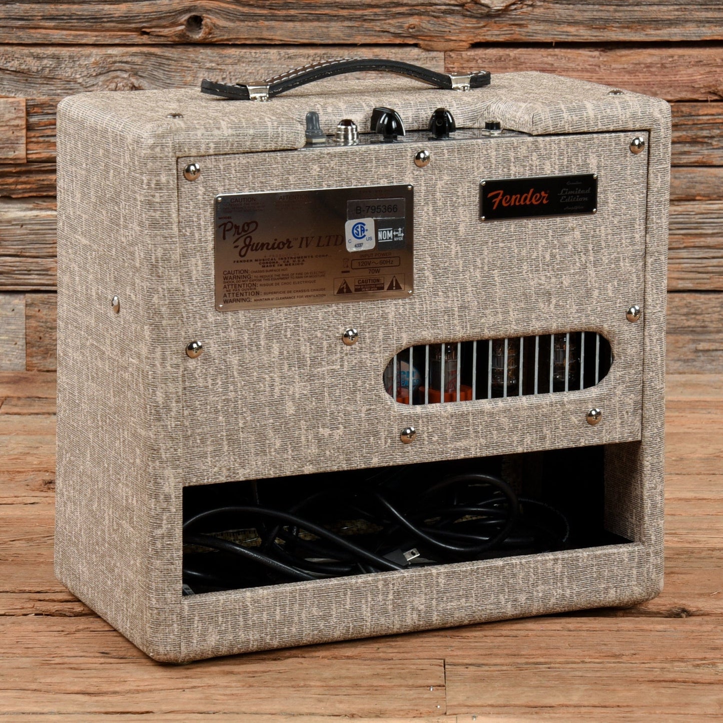 Fender Pro Junior IV FSR Limited Edition 15-Watt 1x10" Guitar Combo Amps / Guitar Cabinets