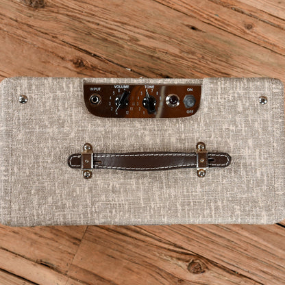 Fender Pro Junior IV FSR Limited Edition 15-Watt 1x10" Guitar Combo Amps / Guitar Cabinets