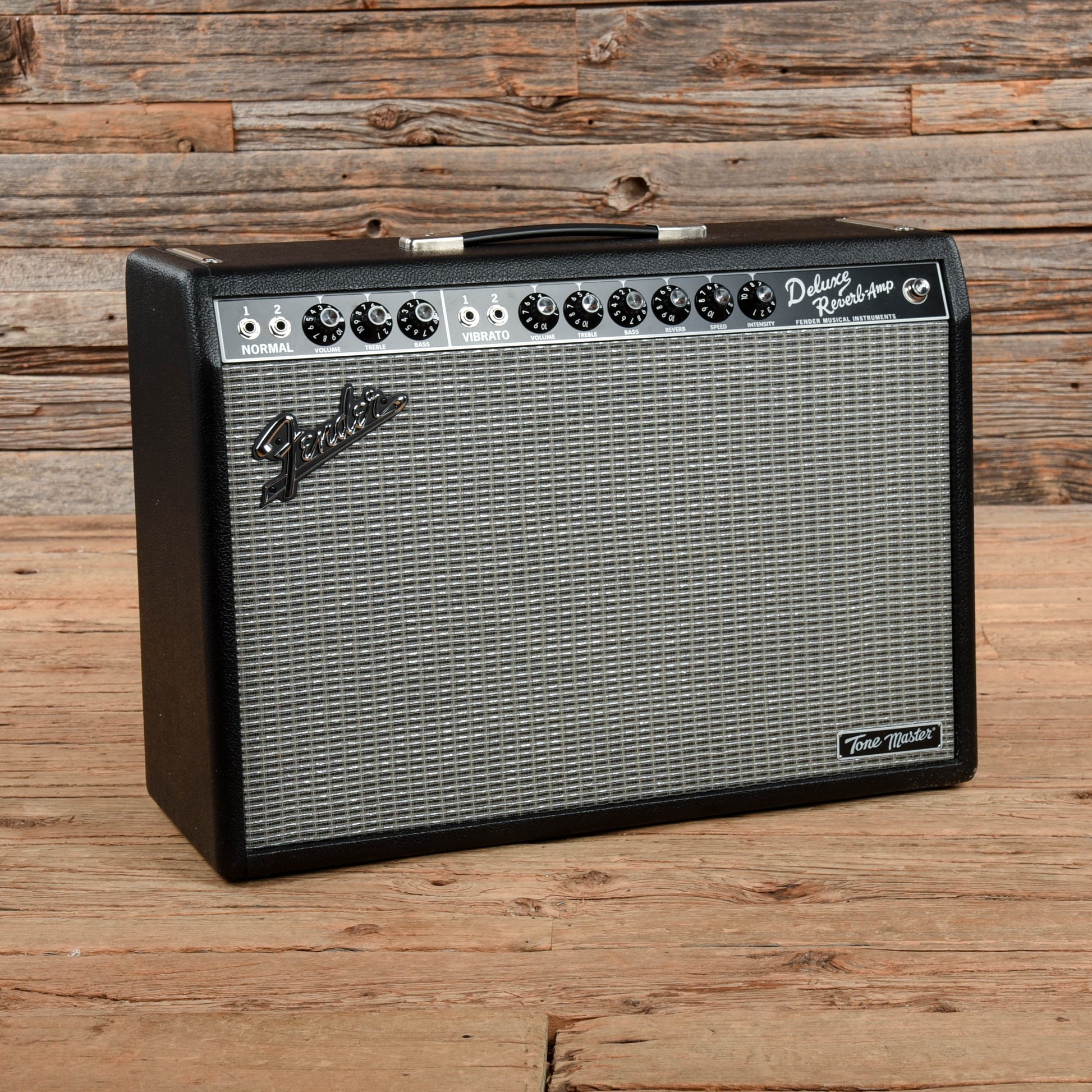 Fender Tone Master Deluxe Reverb 2-Channel 22-Watt 1x12" Digital Guitar Combo Amps / Guitar Cabinets