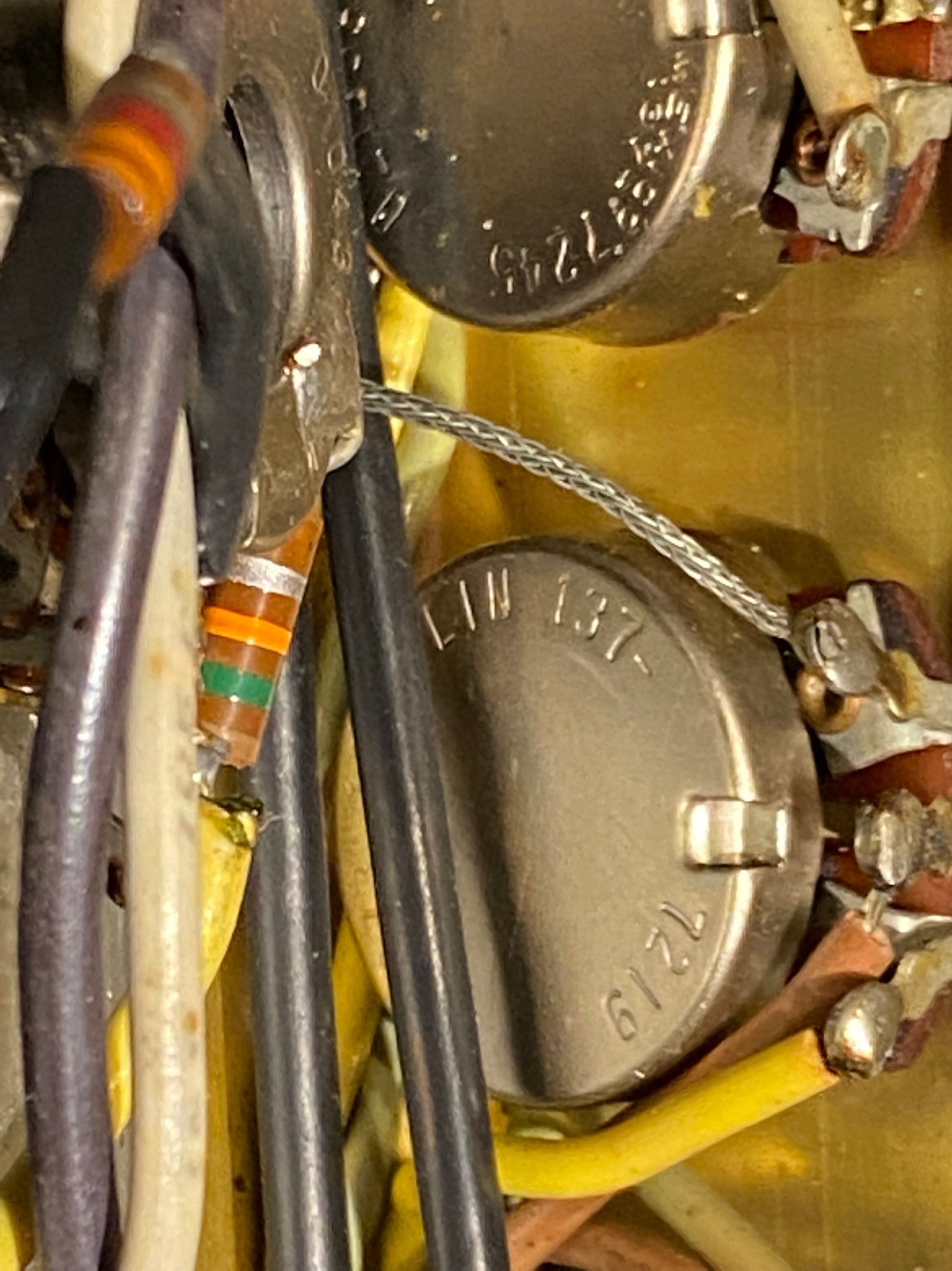 Fender Twin Reverb 2-Channel 135-Watt 2x12" Guitar Combo  1970s Amps / Guitar Cabinets