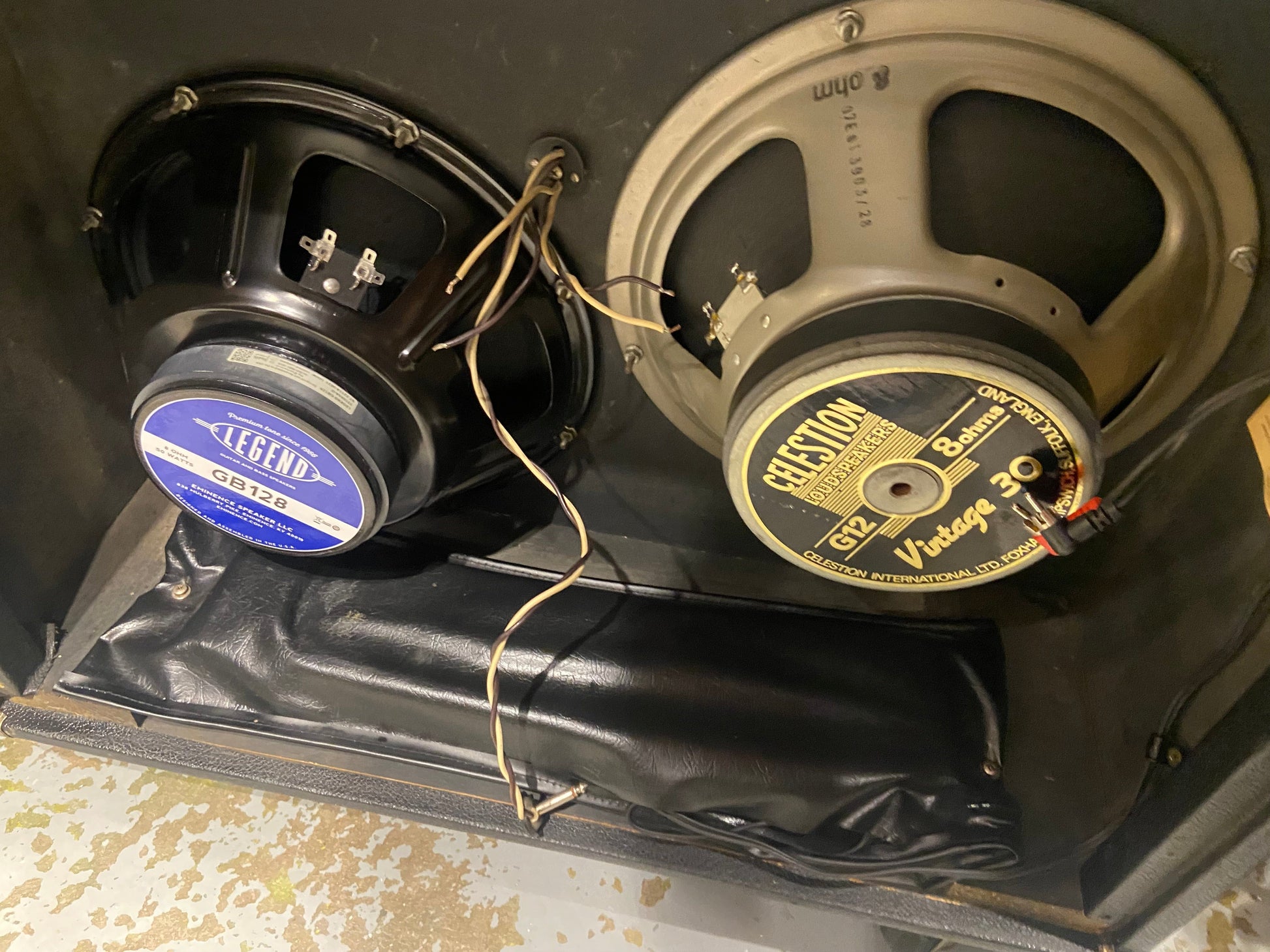 Fender Twin Reverb 2-Channel 135-Watt 2x12" Guitar Combo  1970s Amps / Guitar Cabinets