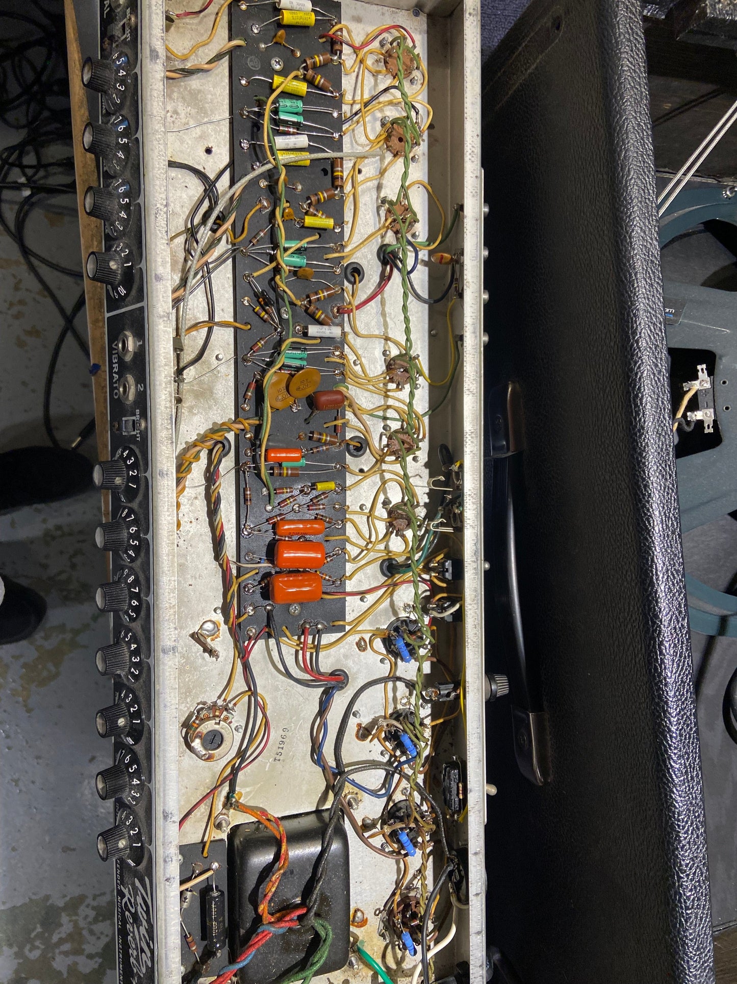 Fender Twin Reverb Rehoused 100-Watt 1x15" Guitar Combo Amp  1968 Amps / Guitar Cabinets