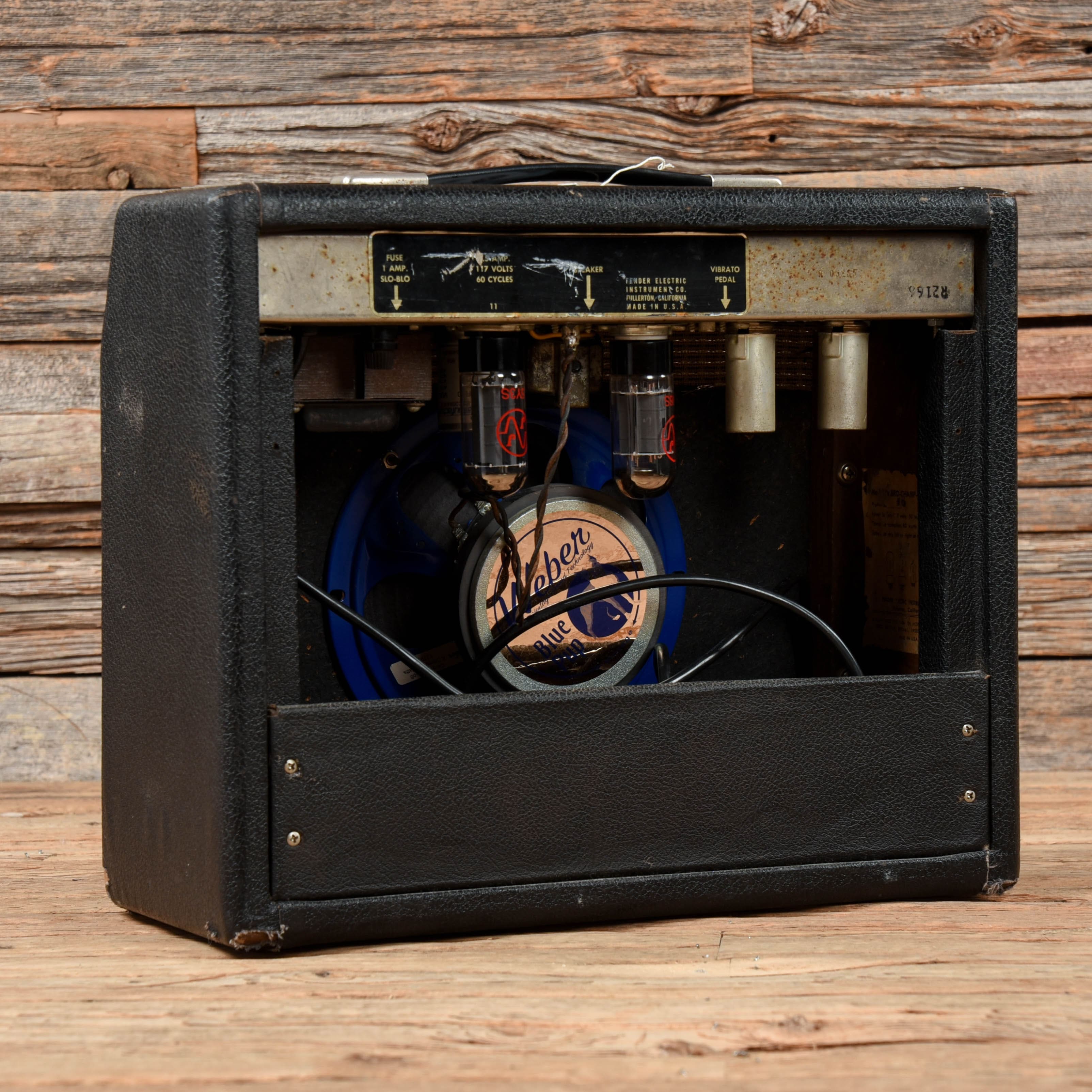 Fender Vibro Champ  1965 Amps / Guitar Cabinets