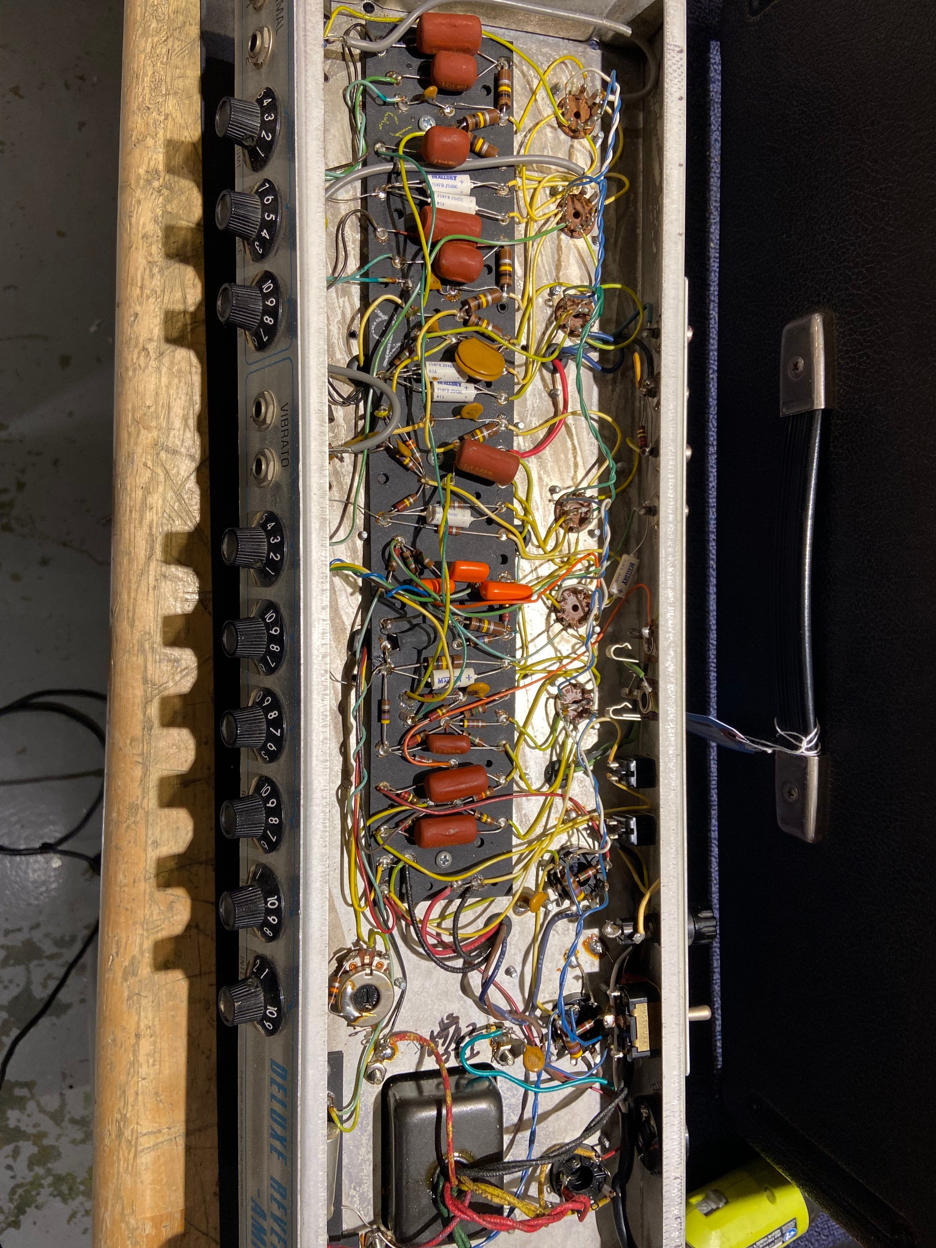 Fender Deluxe Reverb  1969 Amps / Guitar Combos