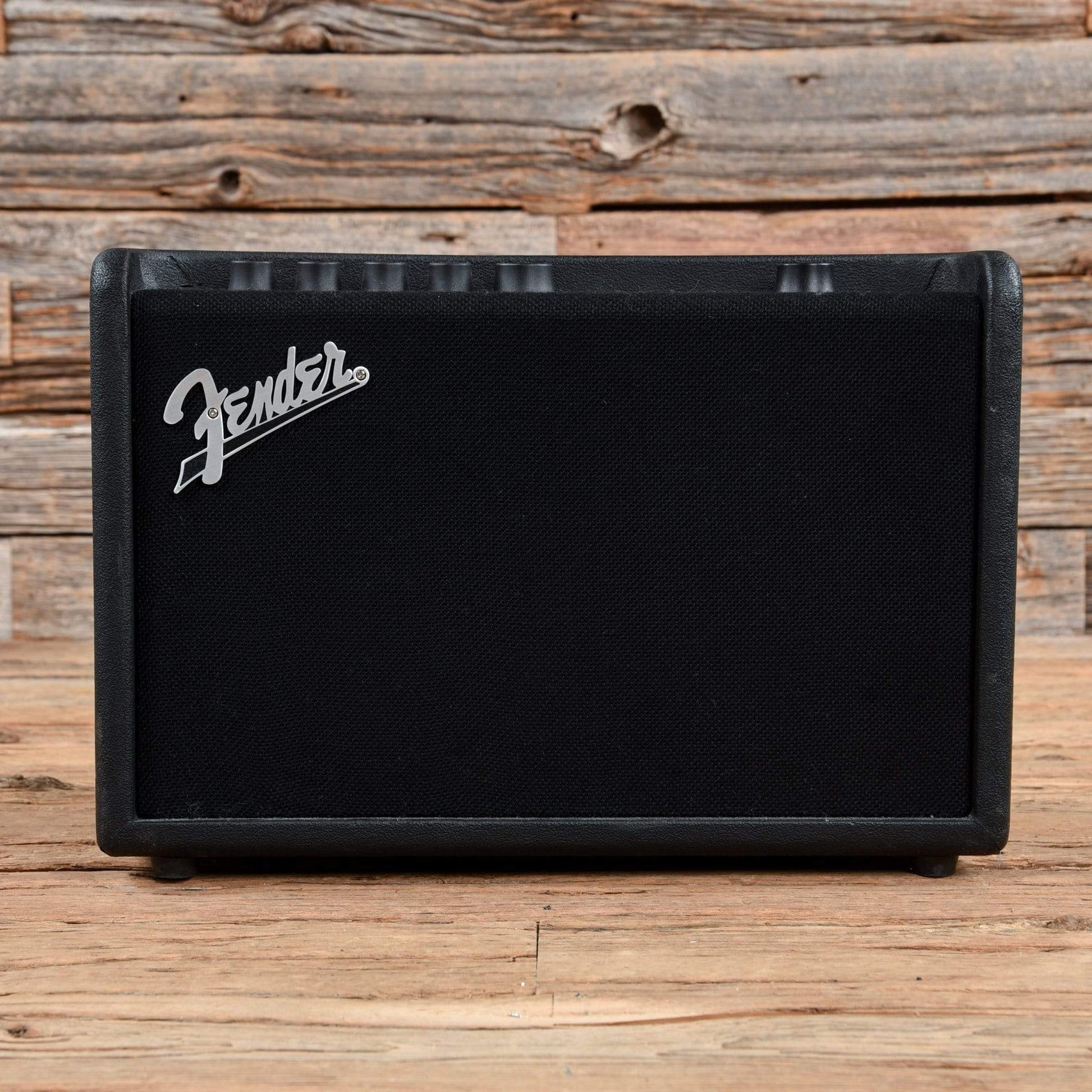 Fender Mustang GT 40 40-Watt 2x6.5" Modeling Guitar Combo Amps / Guitar Combos