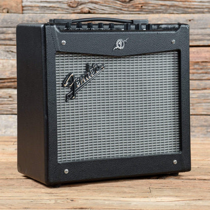 Fender Mustang I V.2 20-Watt 1x8" Modeling Guitar Combo Amps / Guitar Combos