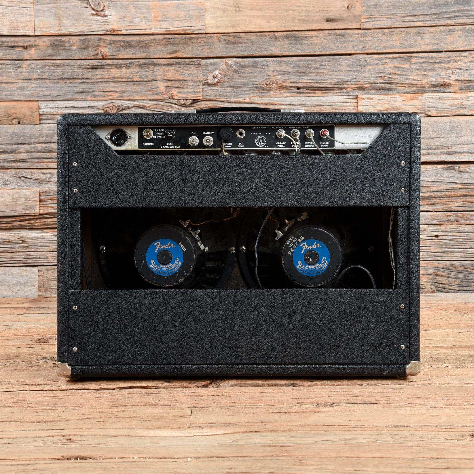 Fender Vibrolux Reverb-Amp w/Footswitch  1967 Amps / Guitar Combos