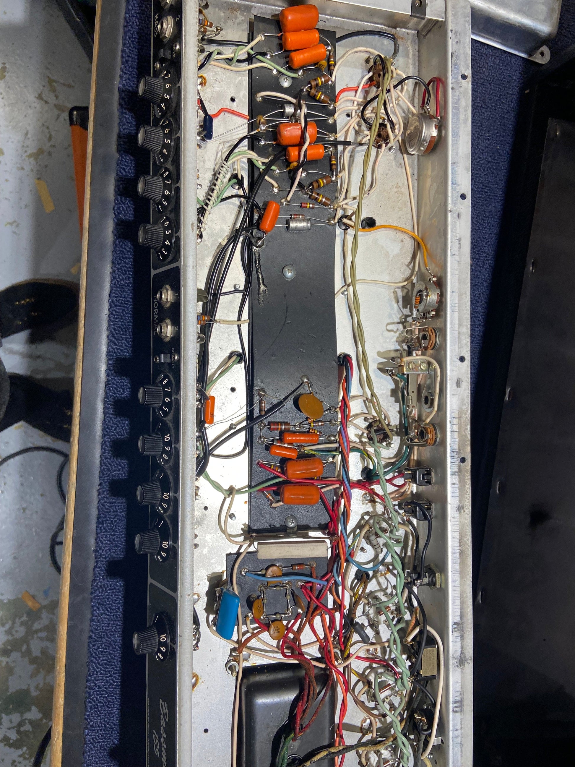 Fender Bassman 135 2-Channel 135-Watt Guitar Amp Head  1980s Amps / Guitar Heads