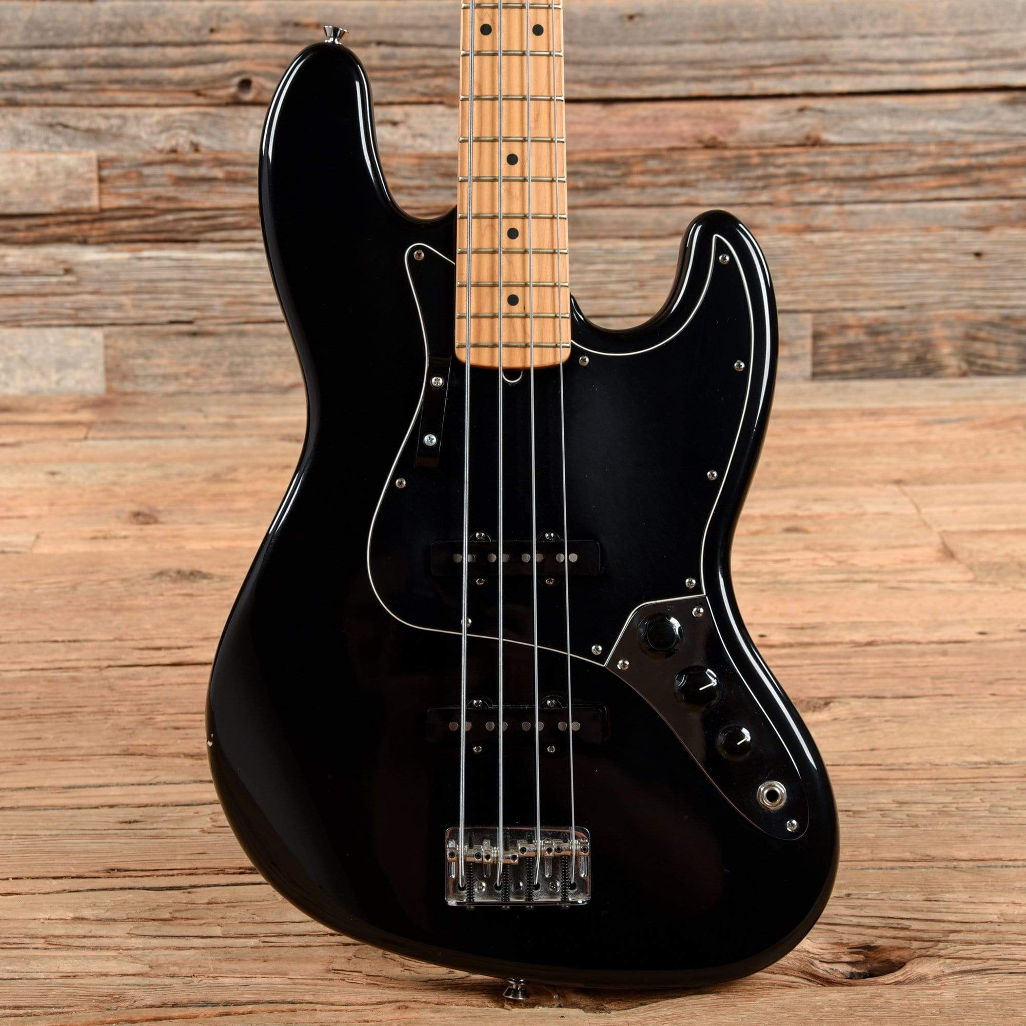 Fender American Standard Jazz Bass Black 2003 – Chicago Music Exchange