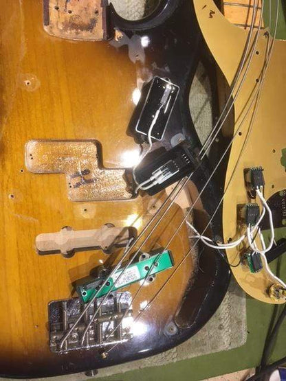 Fender American Vintage '57 Precision Bass Sunburst 1983 Bass Guitars / 4-String