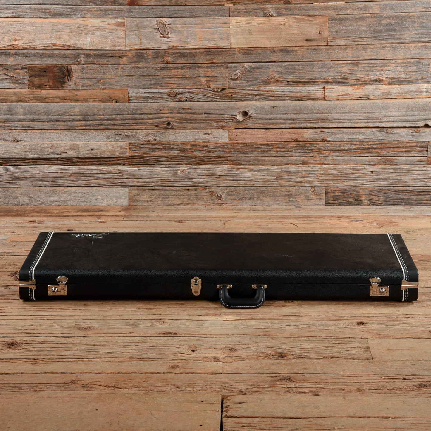 Fender American Vintage '62 Jazz Bass Shell Pink Refin 2005 Bass Guitars / 4-String