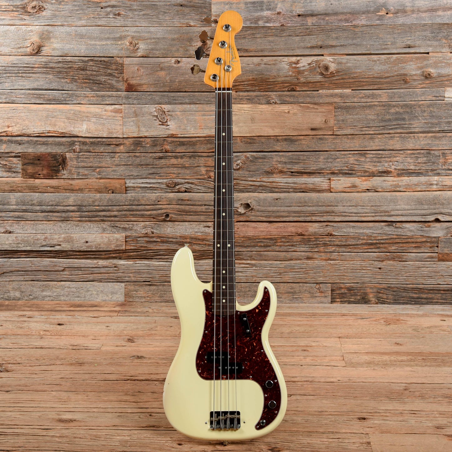 Fender American Vintage '62 Precision Bass Olympic White 2011 Bass Guitars / 4-String