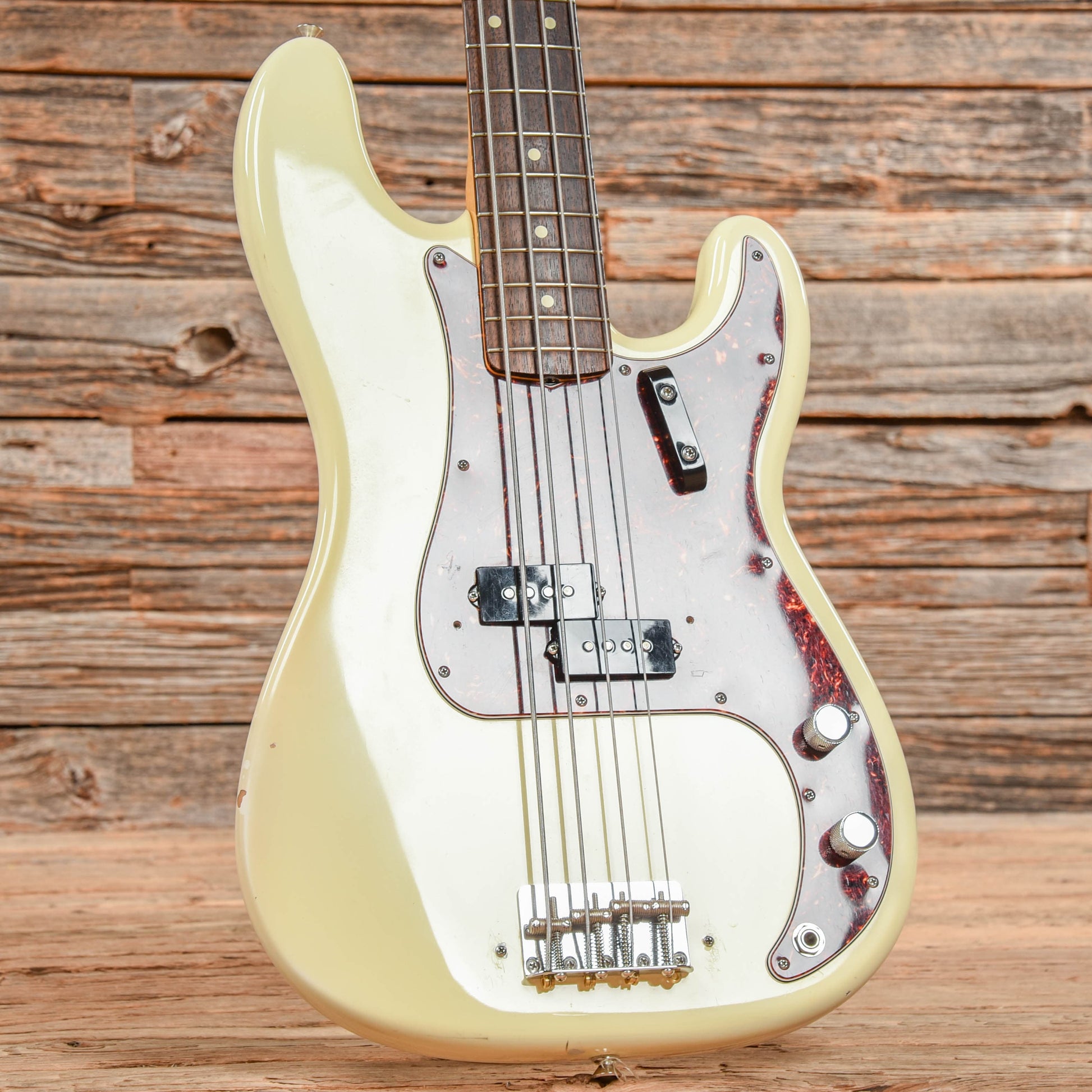 Fender American Vintage '62 Precision Bass Olympic White 2011 Bass Guitars / 4-String