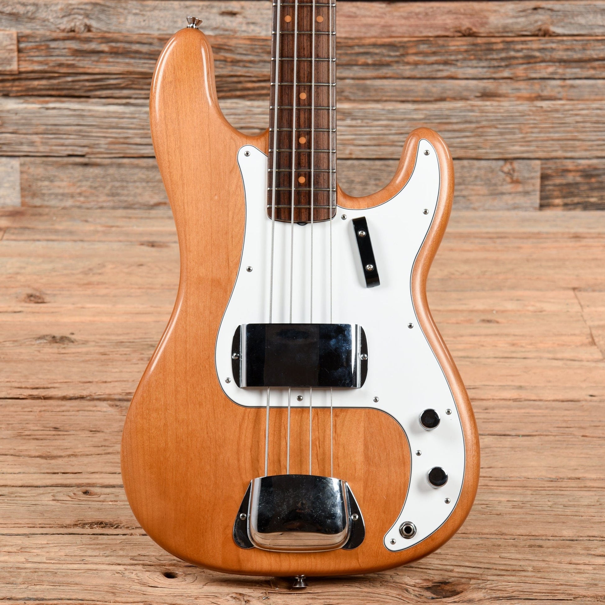 Fender American Vintage '63 Precision Bass Natural Refin 2013 Bass Guitars / 4-String