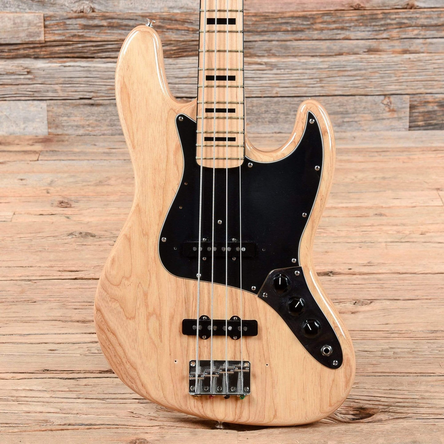 Fender American Vintage '75 Jazz Bass Natural 2007 Bass Guitars / 4-String
