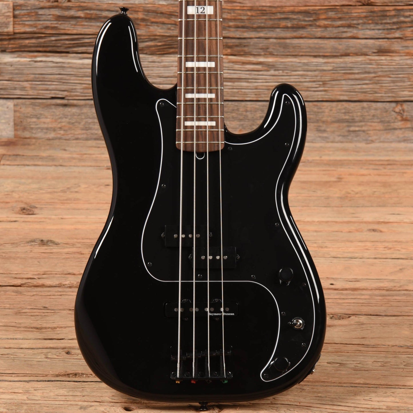 Fender Artist Duff McKagan Deluxe Precision Bass Black Bass Guitars / 4-String