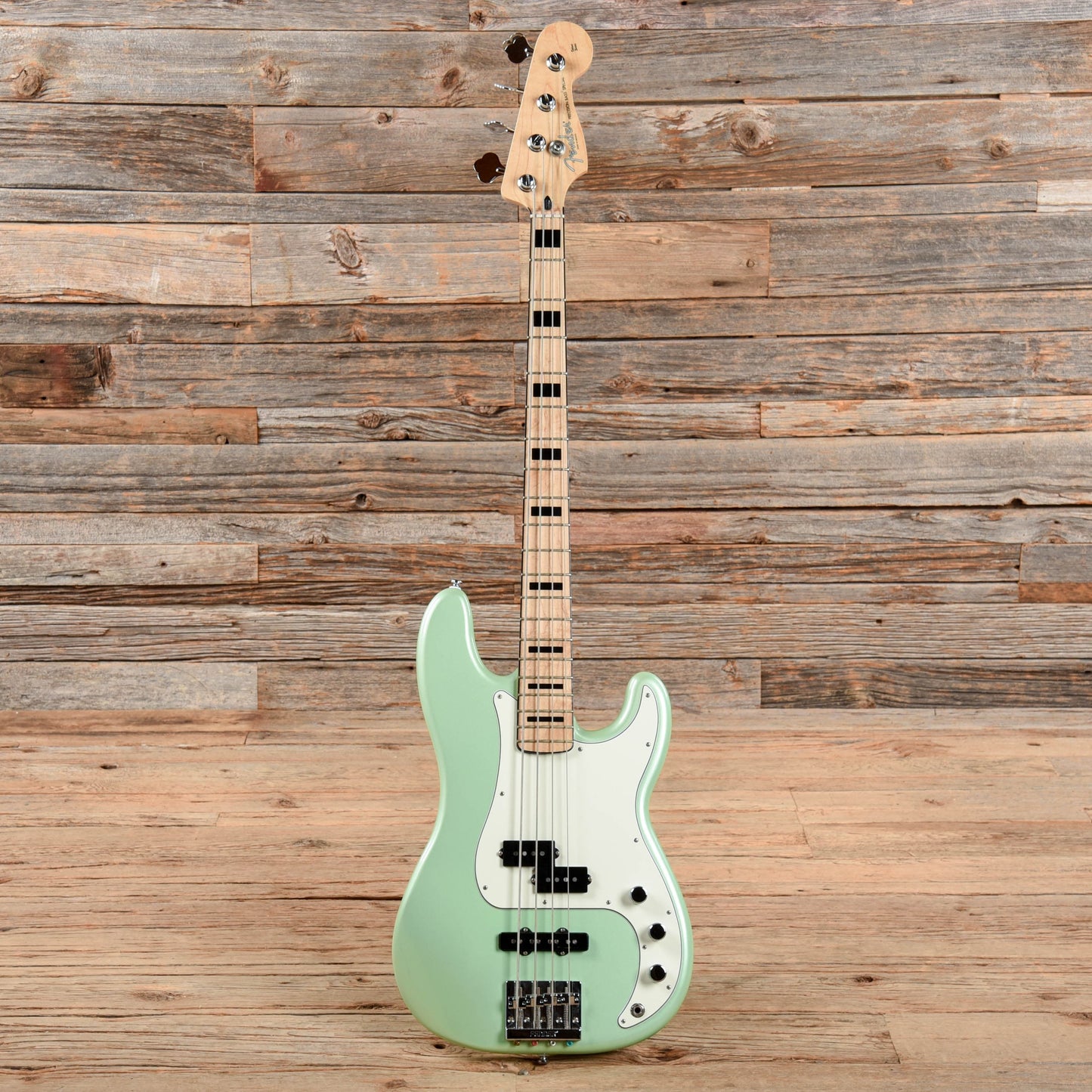 Fender FSR Deluxe Precision Bass Special Sea Foam Pearl 2018 Bass Guitars / 4-String