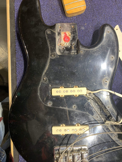 Fender Jazz Bass  1983 Bass Guitars / 4-String