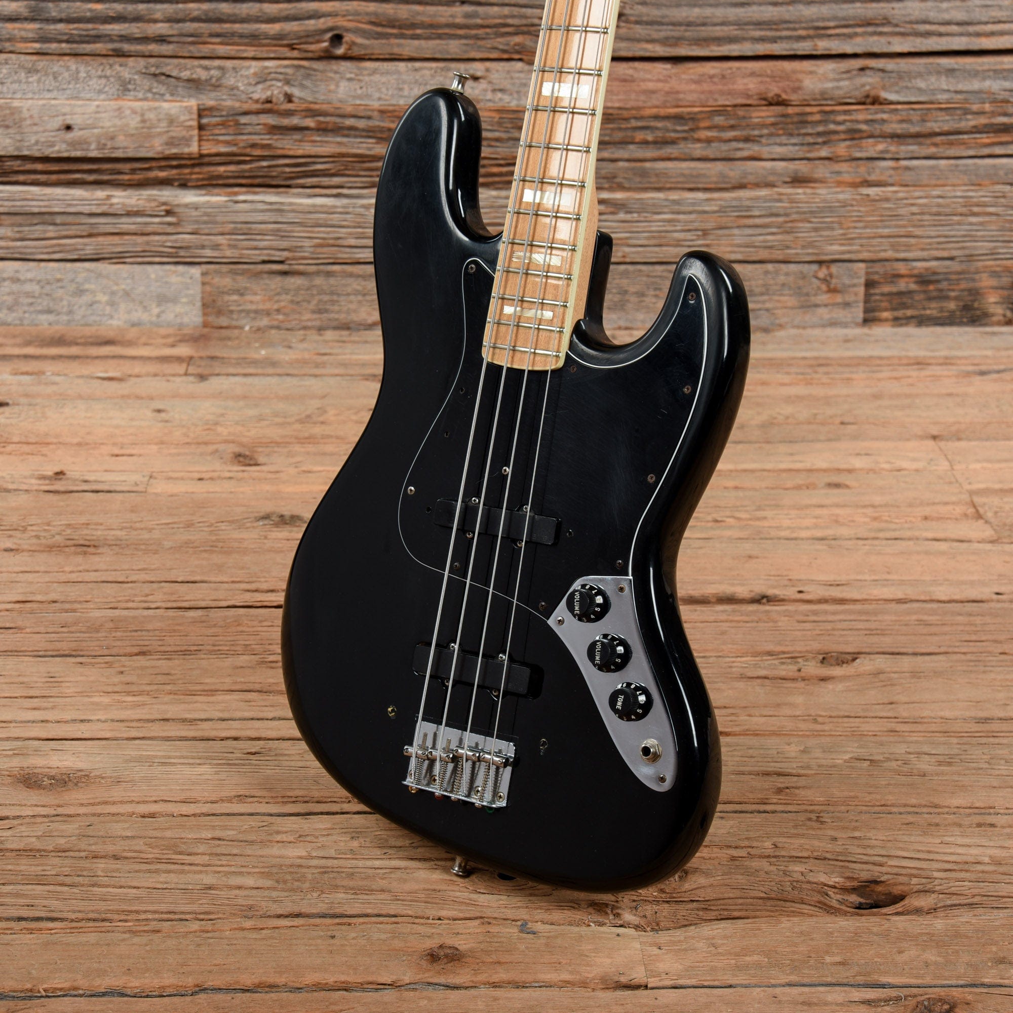 Fender Jazz Bass Black 1977 Bass Guitars / 4-String