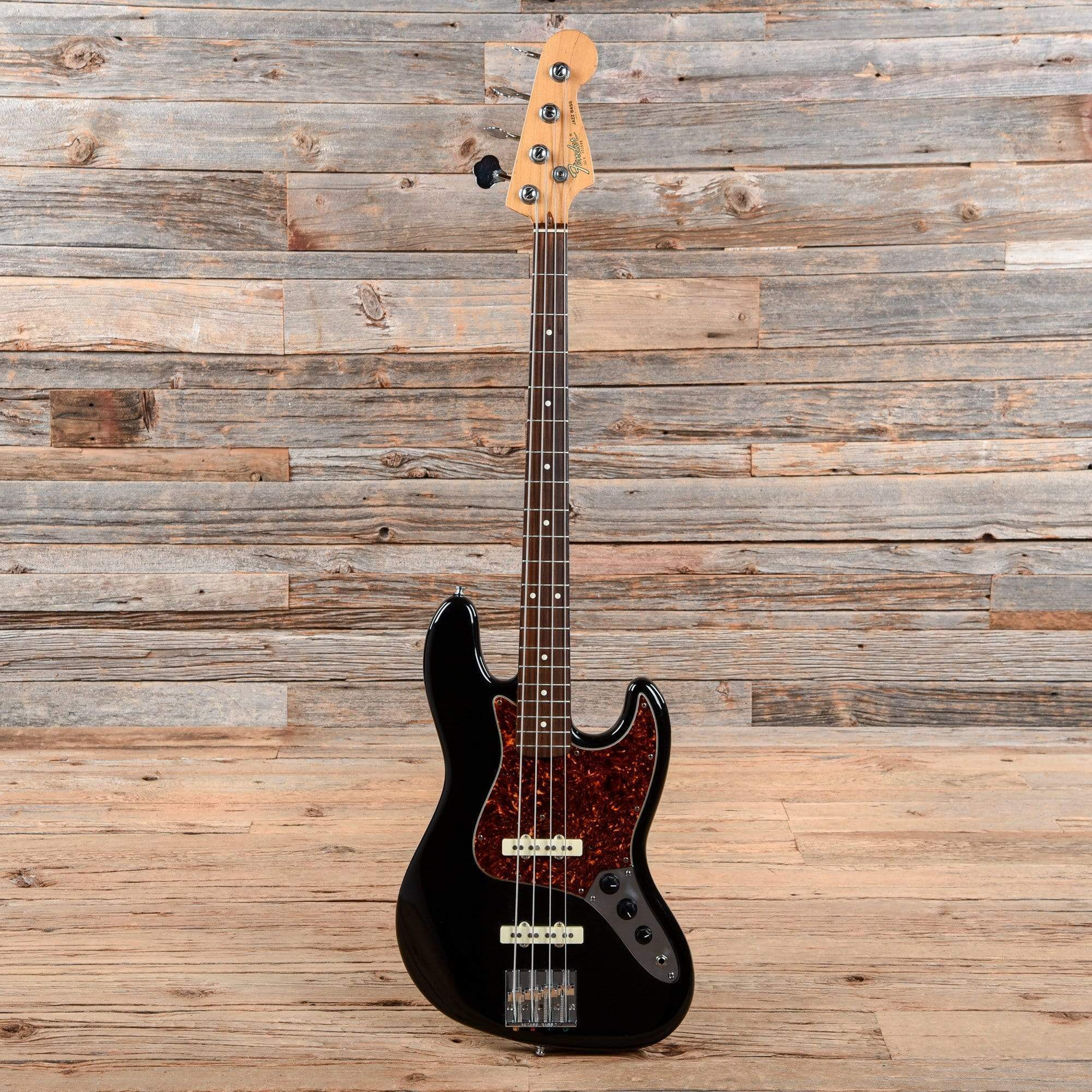 Fender Jazz Bass Black 1983 – Chicago Music Exchange