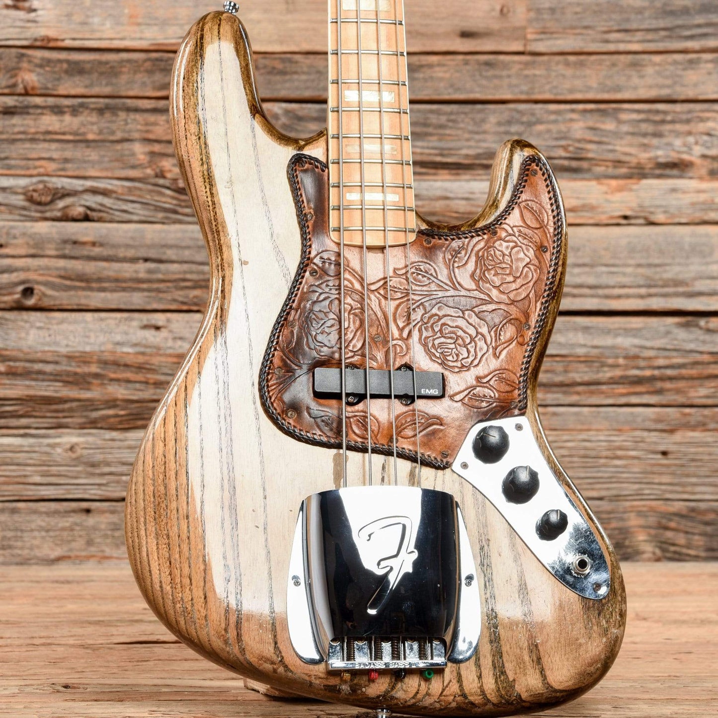 Fender Jazz Bass Natural Refin 1975 Bass Guitars / 4-String