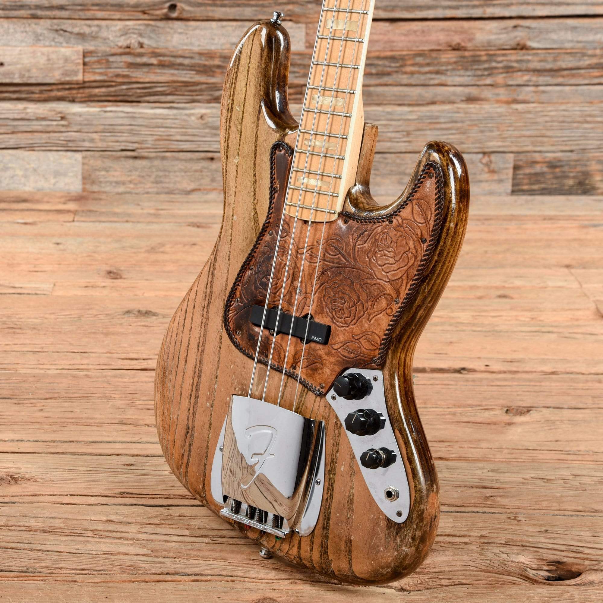 Fender Jazz Bass Natural Refin 1975 Bass Guitars / 4-String