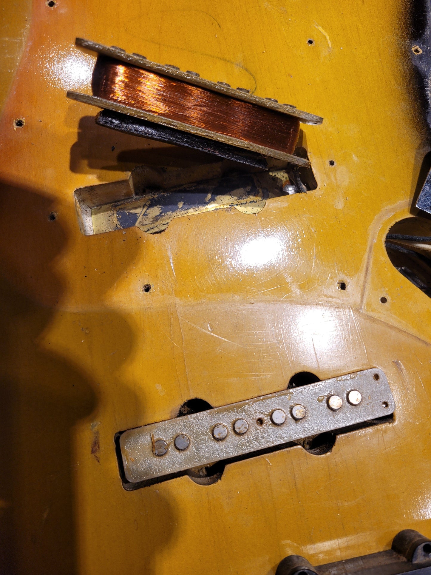 Fender Jazz Bass Sunburst 1964 Bass Guitars / 4-String