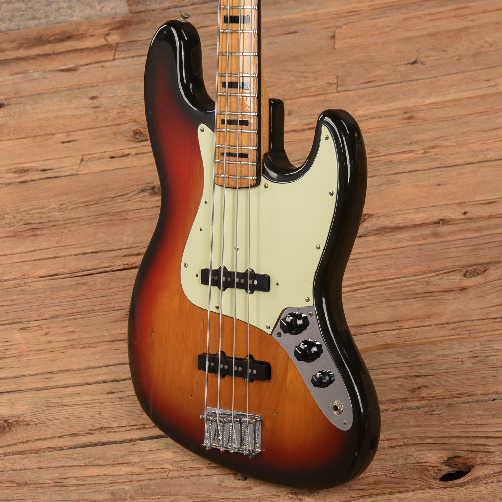 Fender Jazz Bass Sunburst 1972 Bass Guitars / 4-String
