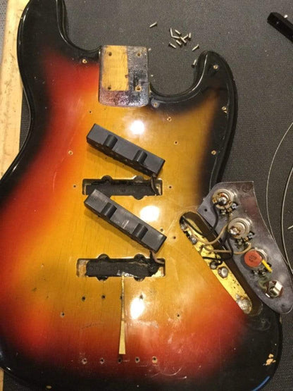 Fender Jazz Bass Sunburst Refin 1962 Bass Guitars / 4-String