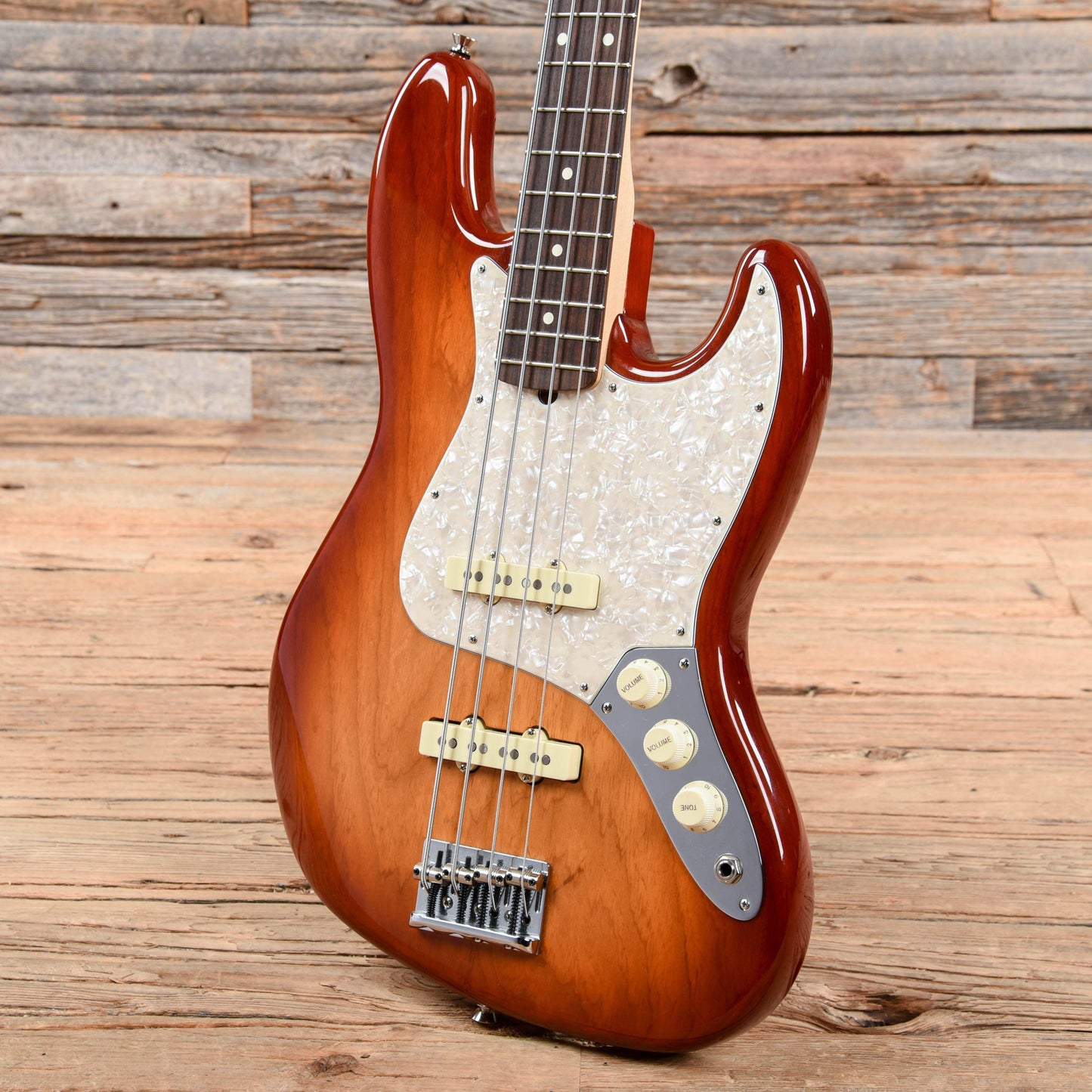 Fender Limited Edition Lightweight Ash American Pro Jazz Bass Sienna Sunburst 2019 Bass Guitars / 4-String