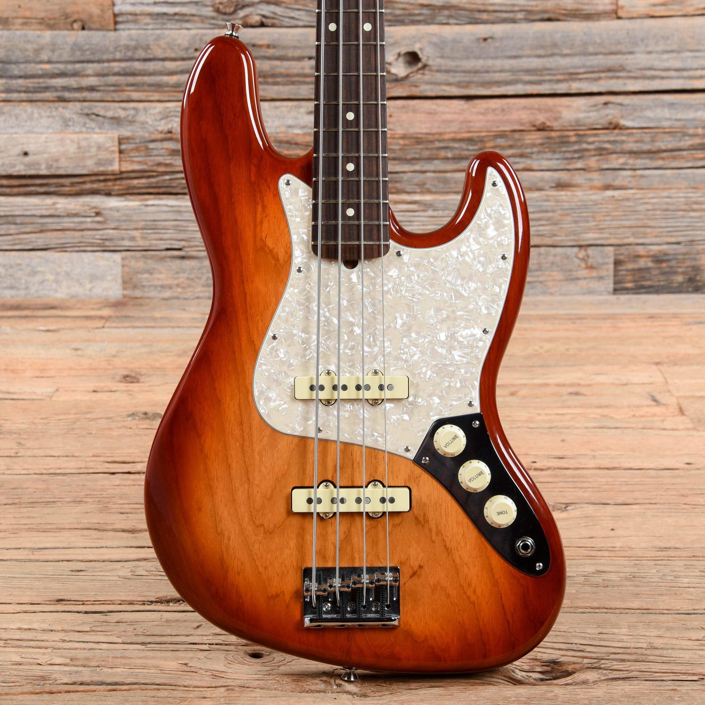 Fender Limited Edition Lightweight Ash American Pro Jazz Bass Sienna Sunburst 2019 Bass Guitars / 4-String