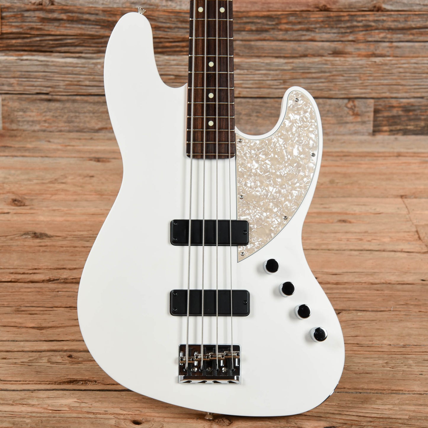 Fender MIJ Elemental Jazz Bass Nimbus White 2022 Bass Guitars / 4-String