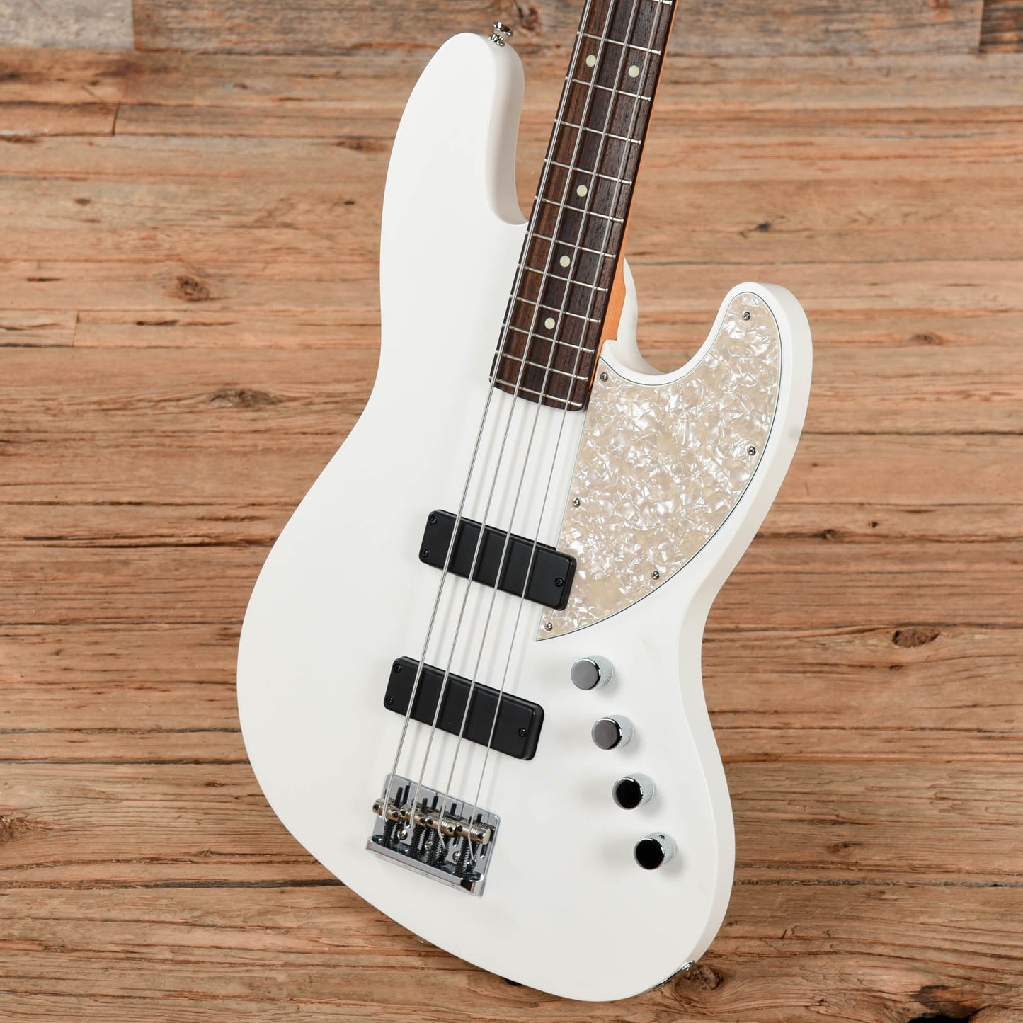 Fender MIJ Elemental Jazz Bass Nimbus White 2022 Bass Guitars / 4-String