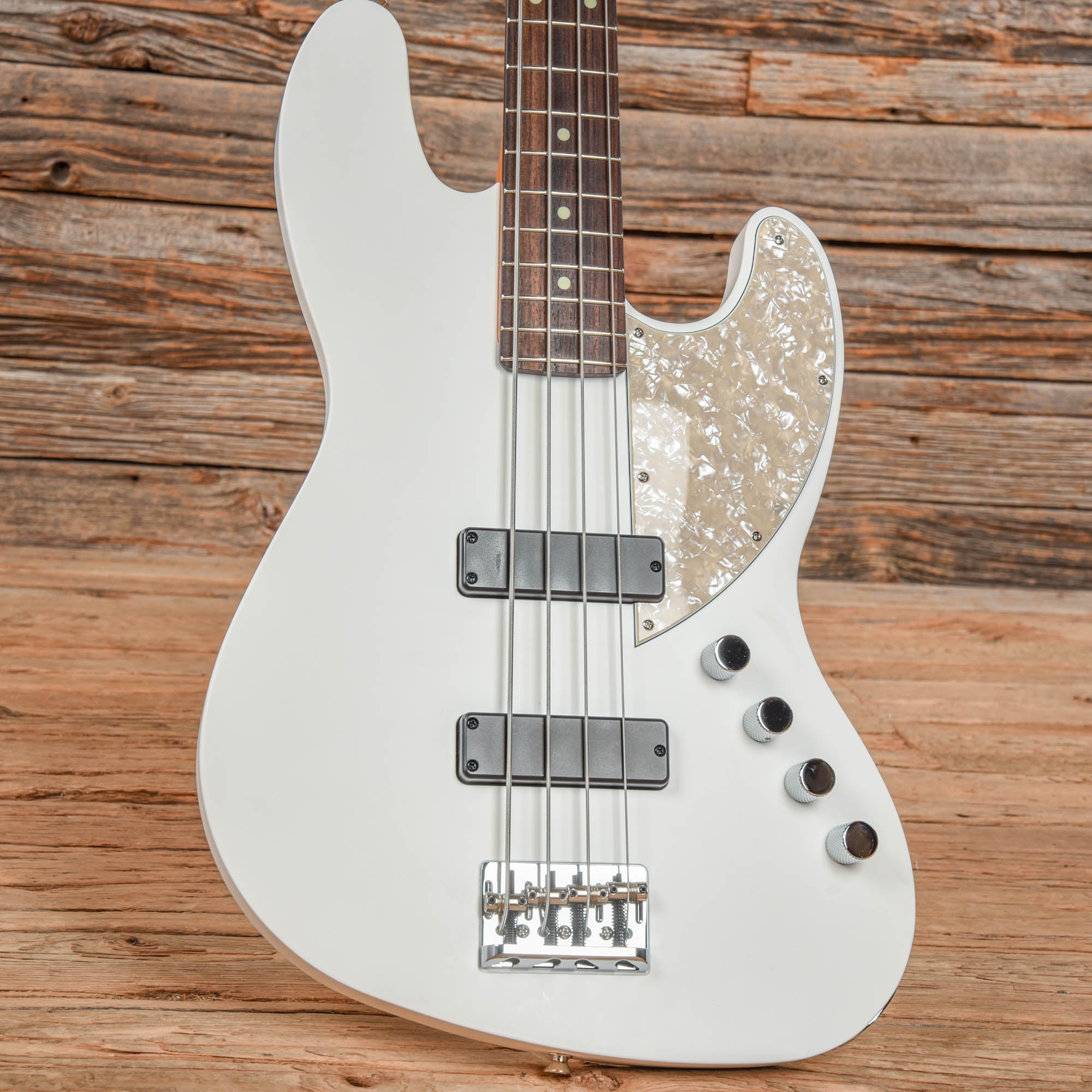 Fender MIJ Elemental Jazz Bass Nimbus White 2022 Bass Guitars / 4-String