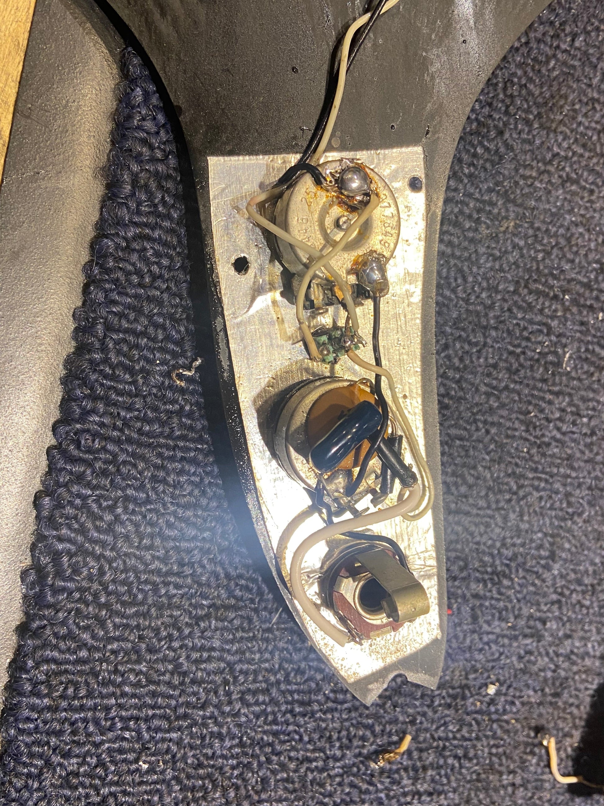 Fender Musicmaster Bass Natural Refin 1978 Bass Guitars / 4-String