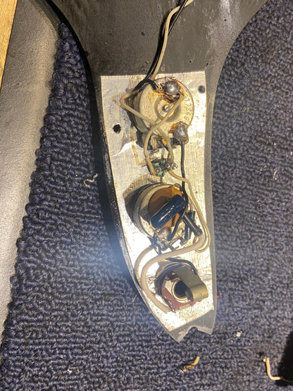 Fender Musicmaster Bass Natural Refin 1978 Bass Guitars / 4-String